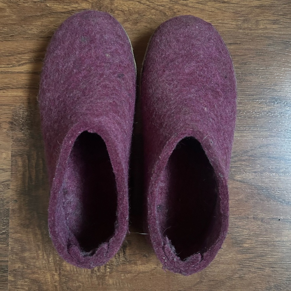 Women's “Cranberry” Glerups Size 37
